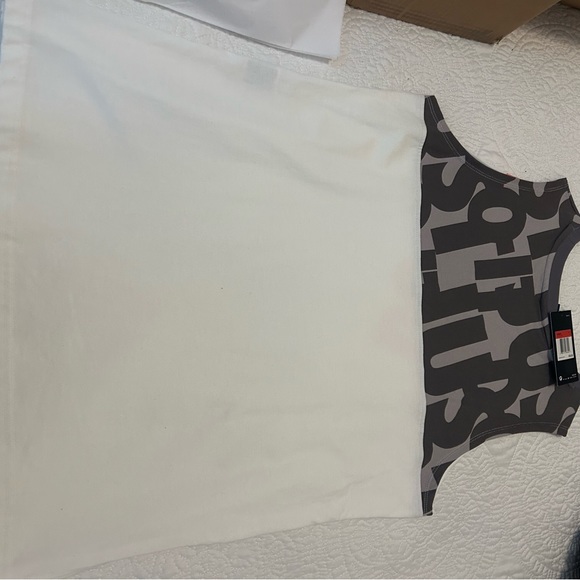 New Nike women’s top - Picture 3 of 10